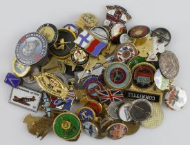 Badges bag of WW2 veterans’ badges etc.