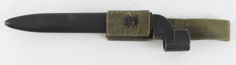 British No9 Bowie bladed knife bayonet for the No4 Rifle, in GV with service wear, scabbard with M.