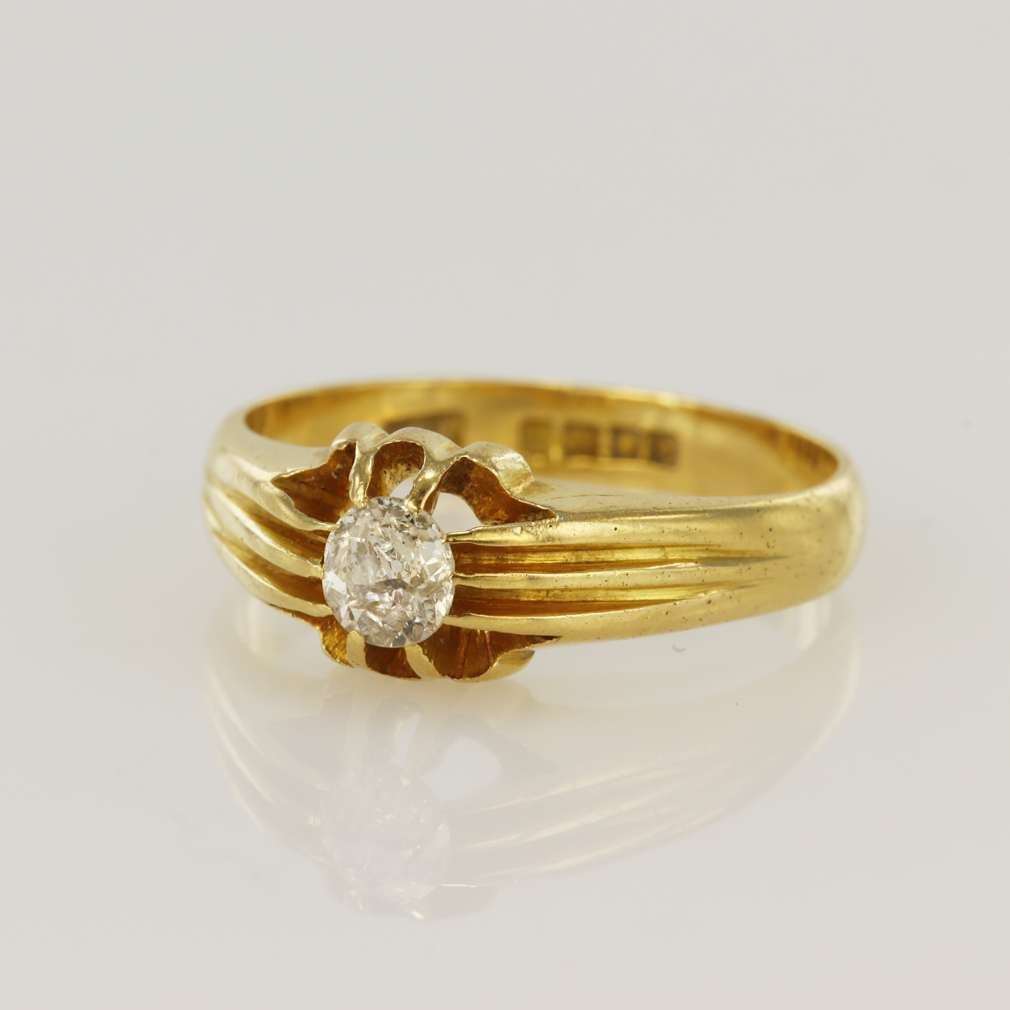 18ct yellow gold diamond solitaire ring, one old cut diamond approx. 0.40ct, finger size R, weight