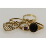 Five 9ct gold rings, stones include diamond, amethyst and onyx, finger sizes K, K/L, L, N, P,