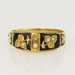 15ct yellow gold Victorian mourning ring, set with seed pearls and black enamel, hallmarked
