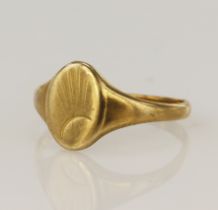 9ct yellow gold signet ring, oval table measures 11 x 7mm, finger size P/Q, weight 2.9g.