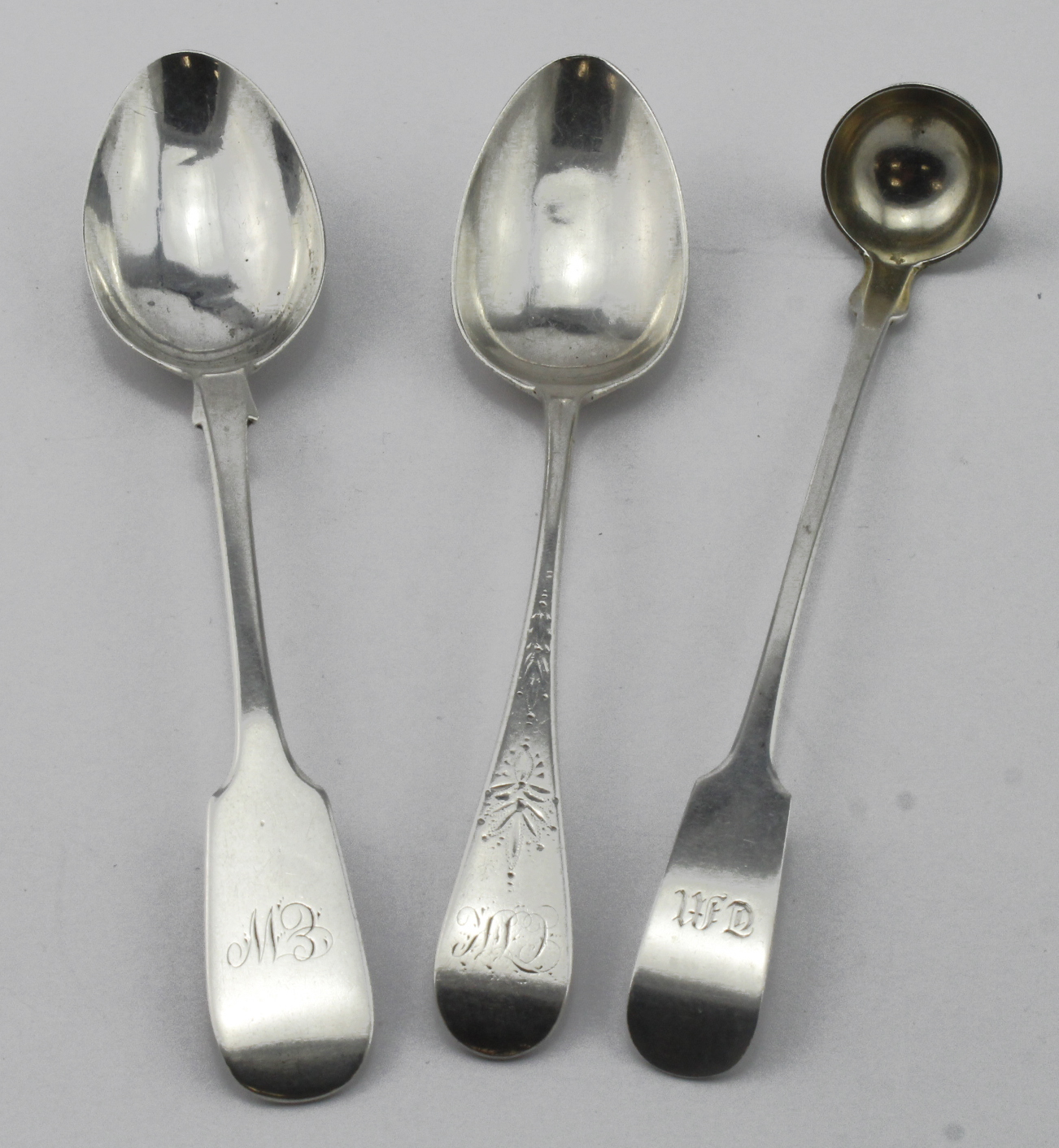 Mixed lot of Canadian silver flatware comprising two Fiddle Pattern items, ladle by Walis &