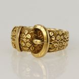 18ct yellow gold Victorian buckle ring, embossed with foliate details, head width 12mm, hallmarked