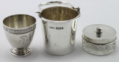 Mixed lot of silver comprising a French silver egg cup 1st. Standard (950 grade), a small silver