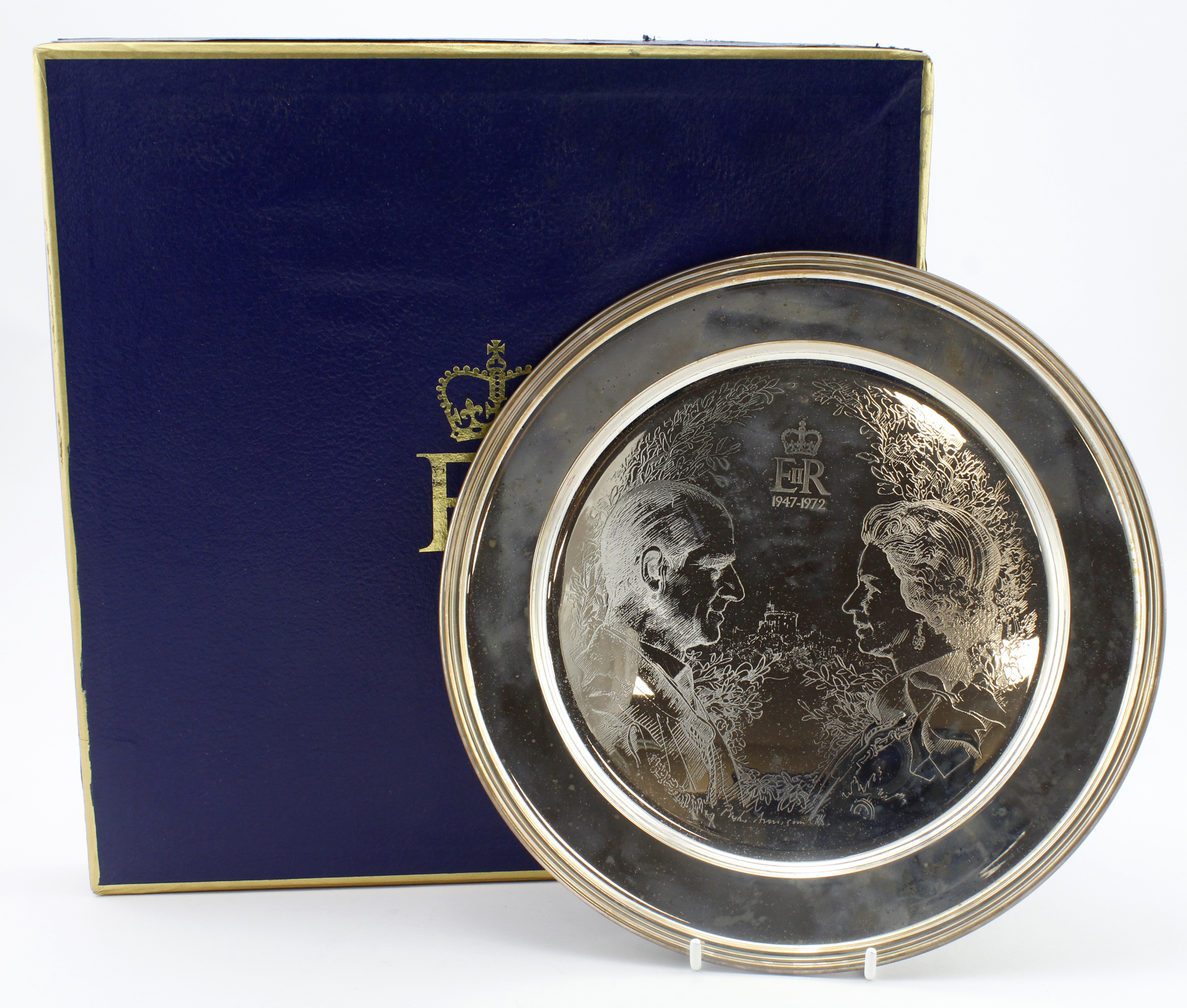 Limited edition (1600/2000). Silver commemorative plate 1972. Depicting Queen Elizabeth II and