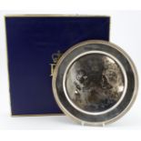 Limited edition (1600/2000). Silver commemorative plate 1972. Depicting Queen Elizabeth II and