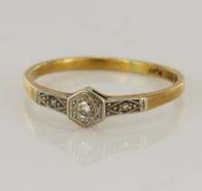 Yellow gold (tests 22ct) vintage diamond solitaire ring, principle round brilliant cut approx. 0.