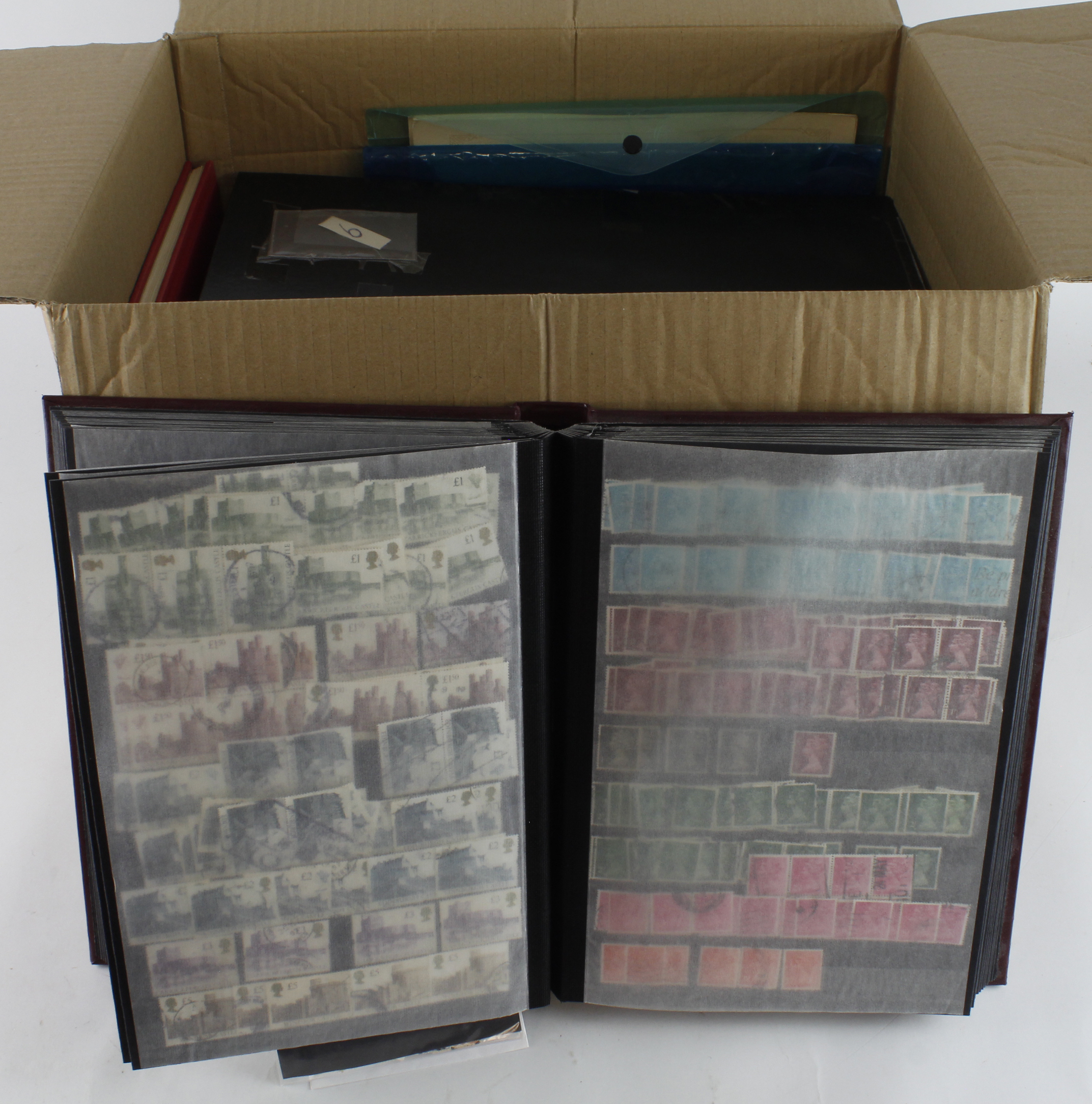 GB - large box of material in albums, stockbooks, packets, etc. Used, mint, um and, useable face