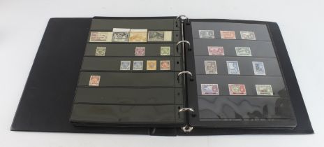 Malaya States collection in binder on hagners, mint / um. Plenty of material, majority QV to GVI