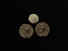 Celtic Britain / Gaul (3): Iceni, ECEN or ECE silver unit, two crescents standard / horse r. 1.
