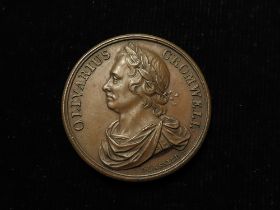 British Commemorative Medal, bronze d.38mm: Oliver Cromwell Memorial Medal by Dassier c1731, EF.