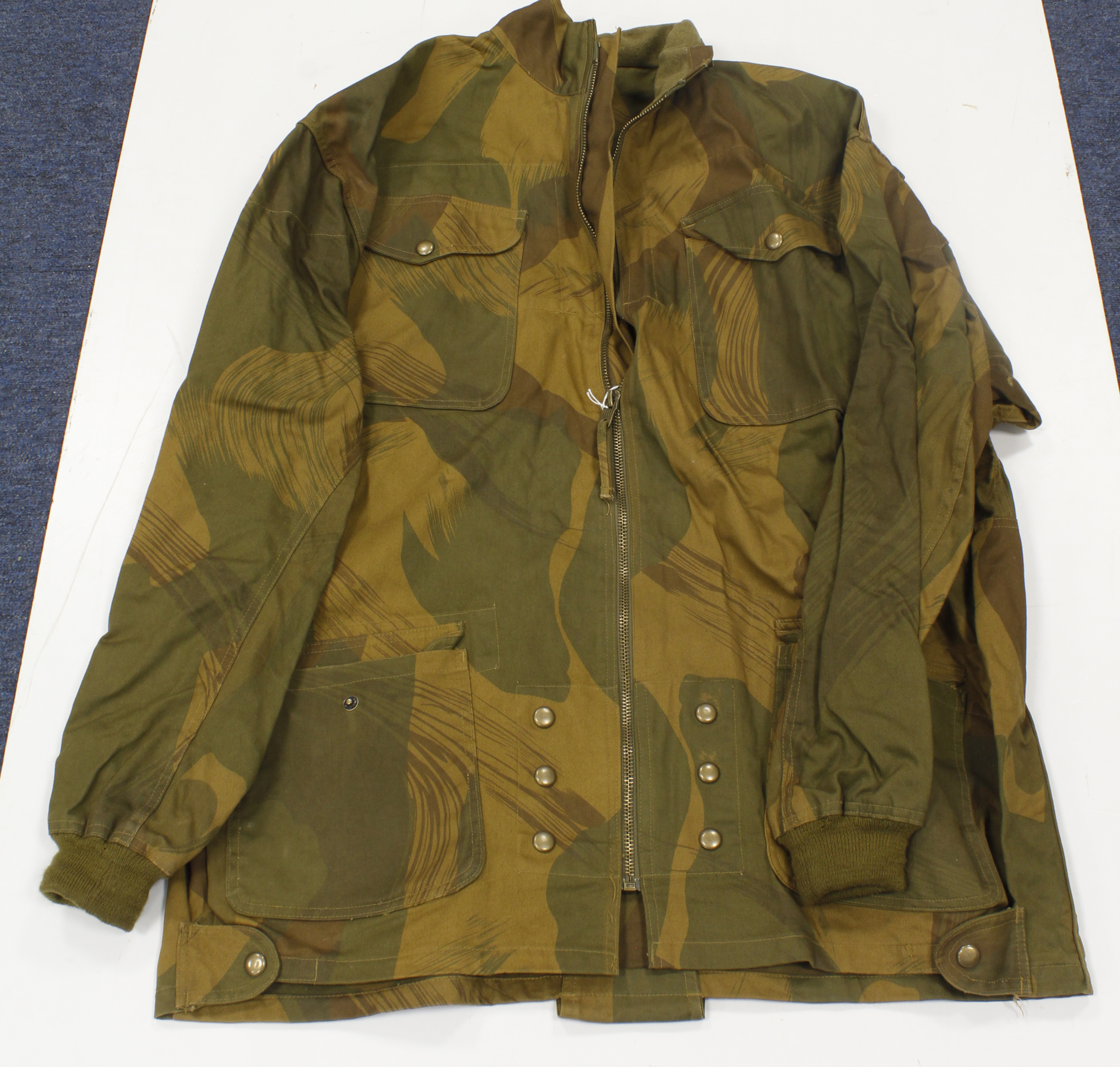 WW2 Parachute Regiment Denison smock large size with full length zip as issued to officers