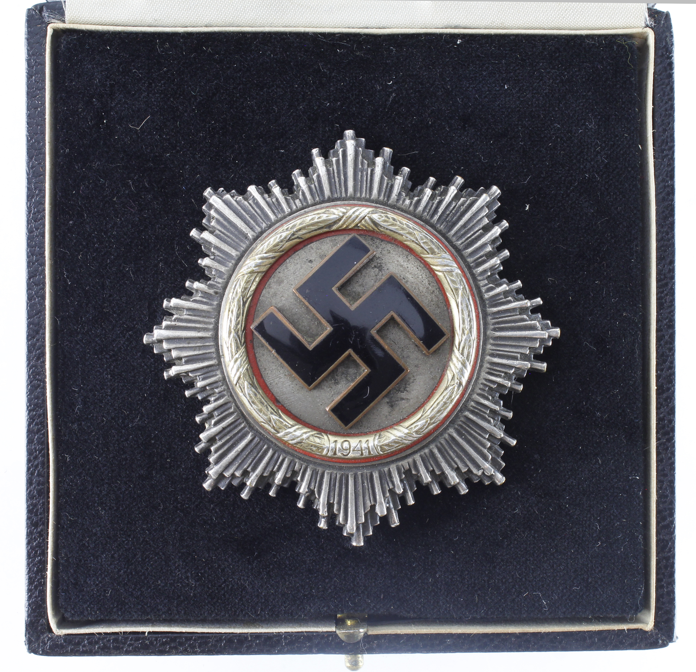 Germany from a one owner collection, a Deutches Kreuz Order, 4 rivet construction, in fitted case.