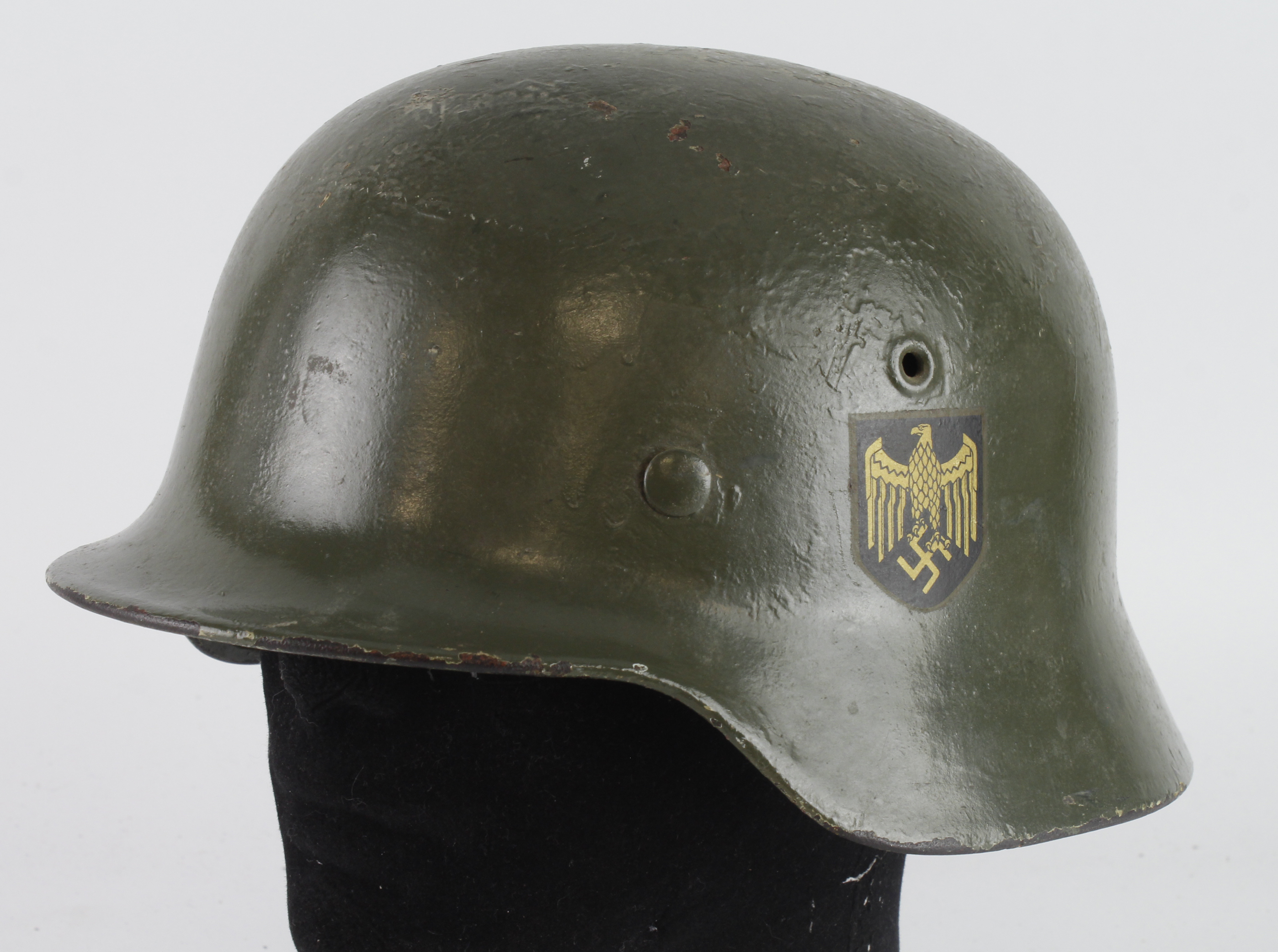 German M40 Helmet, made by Thale, size 66, marked '307', good liner, leter Decals, badly repainted