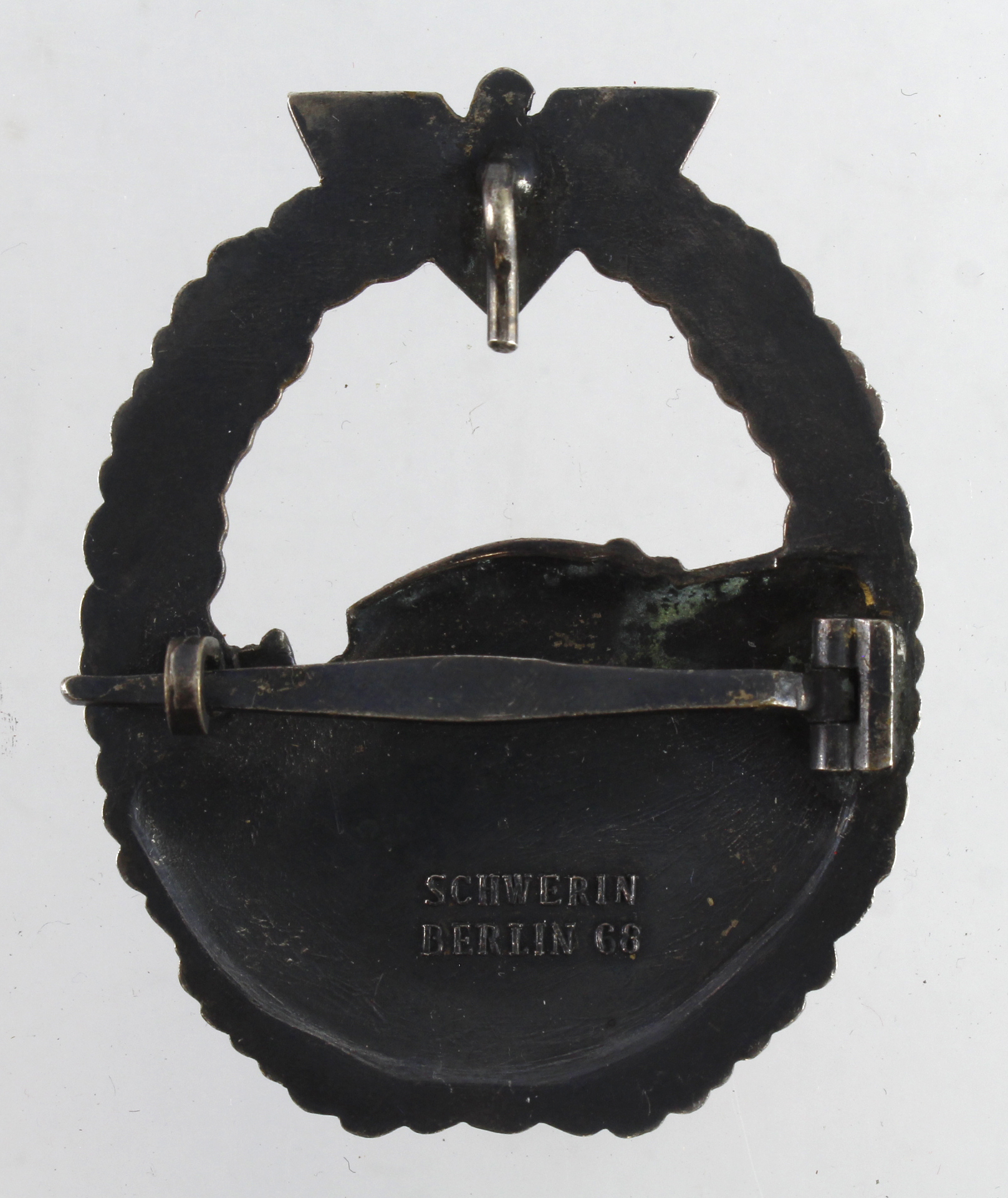 German from a one owner collection a Navy Kriegsmarine war badge, E Boat 1st pattern, maker marked - Image 2 of 2