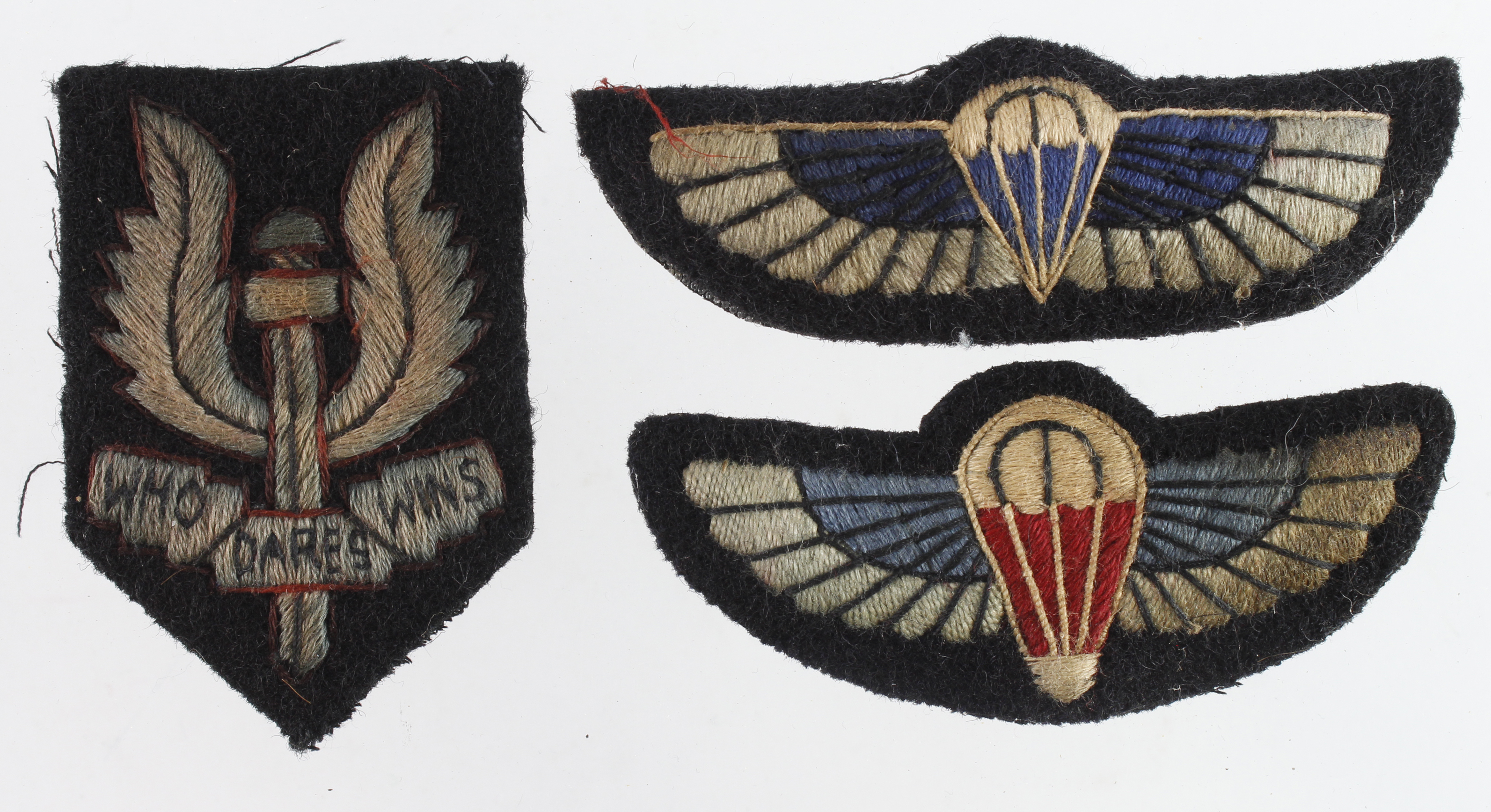 Badges SAS 3x different cloth badges, 1 Beret and 2x Jump wings.