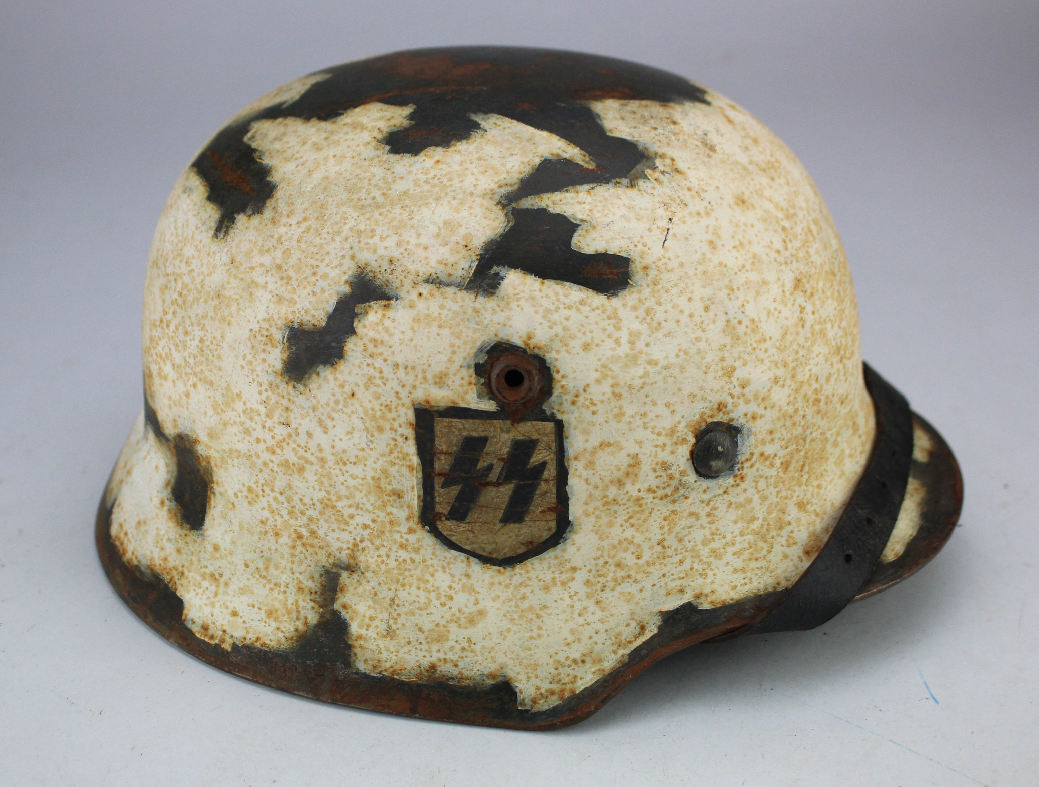 German SS winter camo single decal combat M35 helmet, complete with liner and chin strap, ET62 and