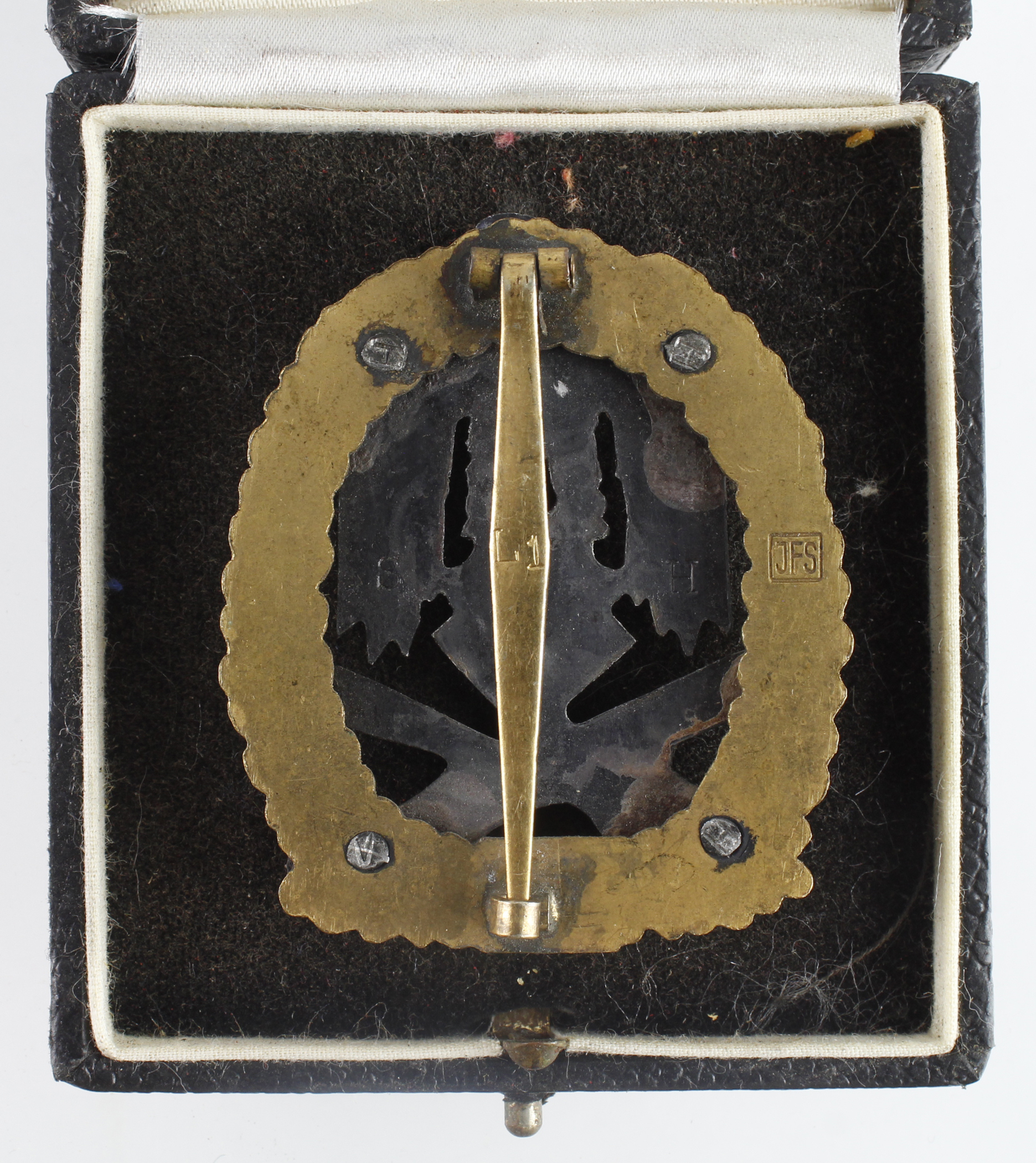 Germany from a one owner collection, a General Assault badge "50" Engagements JFS in fitted case. - Bild 2 aus 2