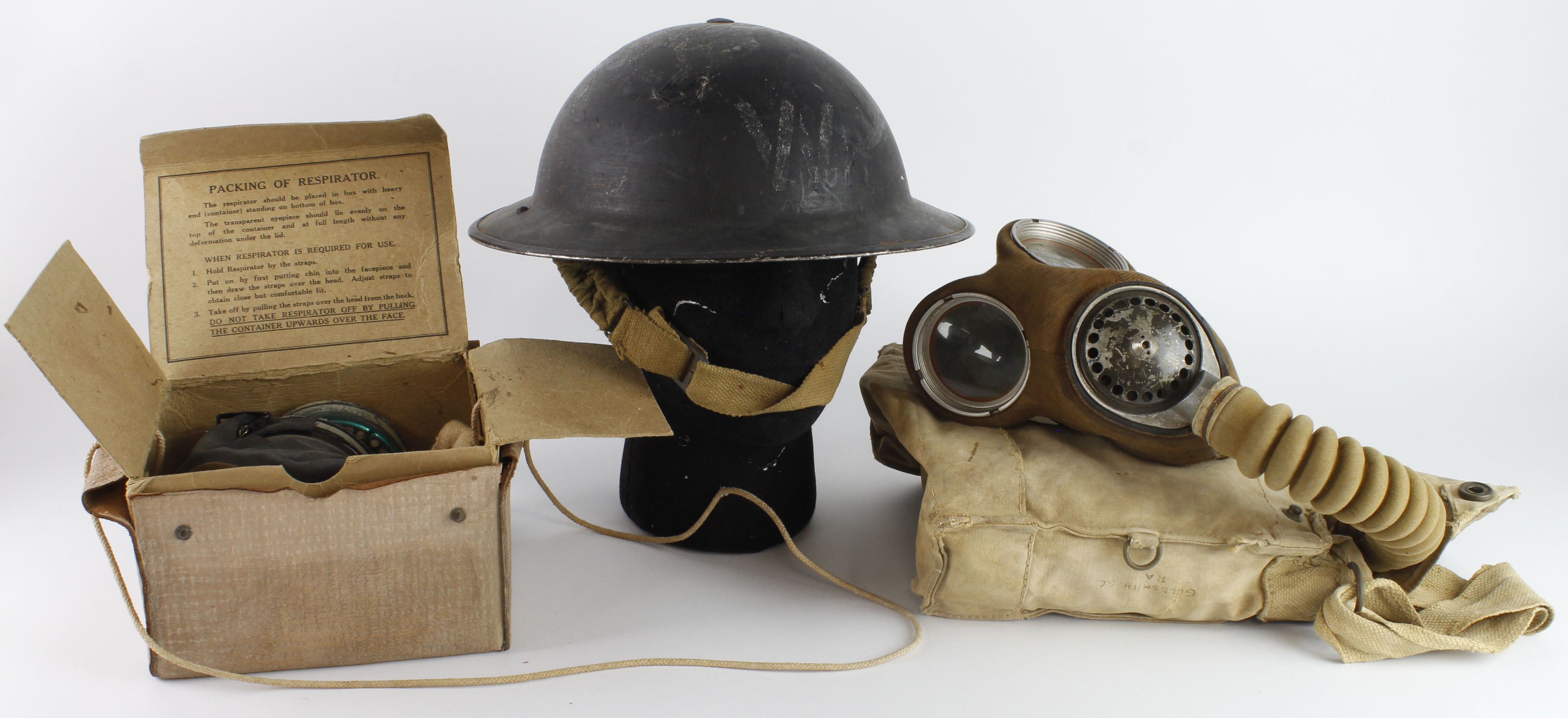 Banana box of mixed useful Militaria, WW1 & WW2 era, items Inert. (Buyer collects) - Image 4 of 4