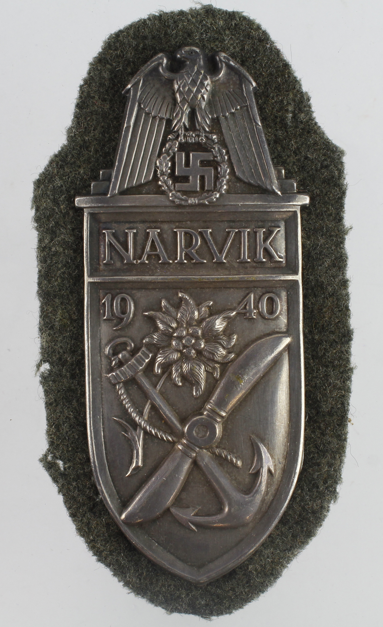 German Narvik 1940 arm shield with grey green backing