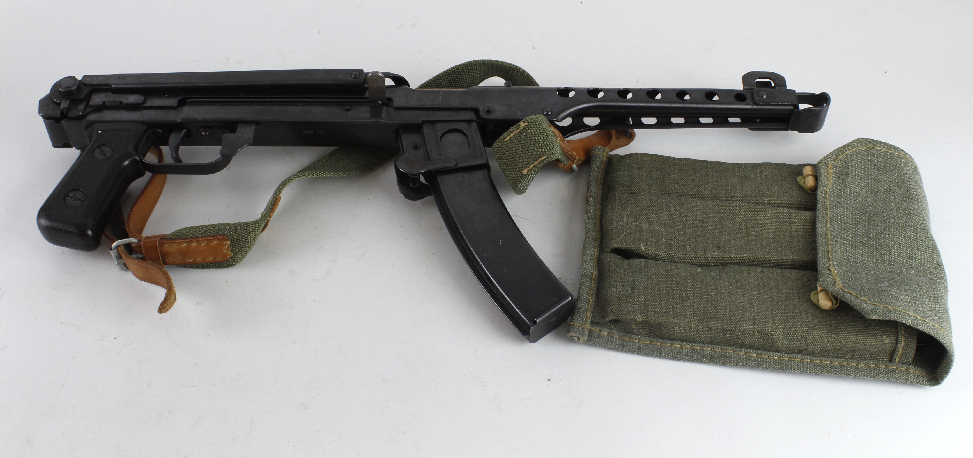 Polish PPS 43 7.62 mm sub machine gun with current EU certificate comes with 3 spare mags in case.