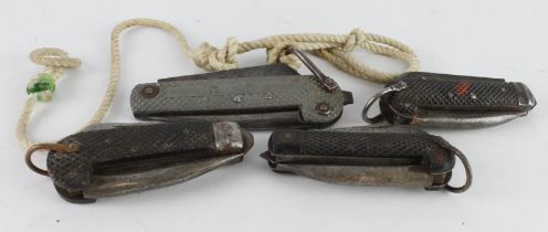 Clasp knives, British Army pattern, one with lanyard (4)