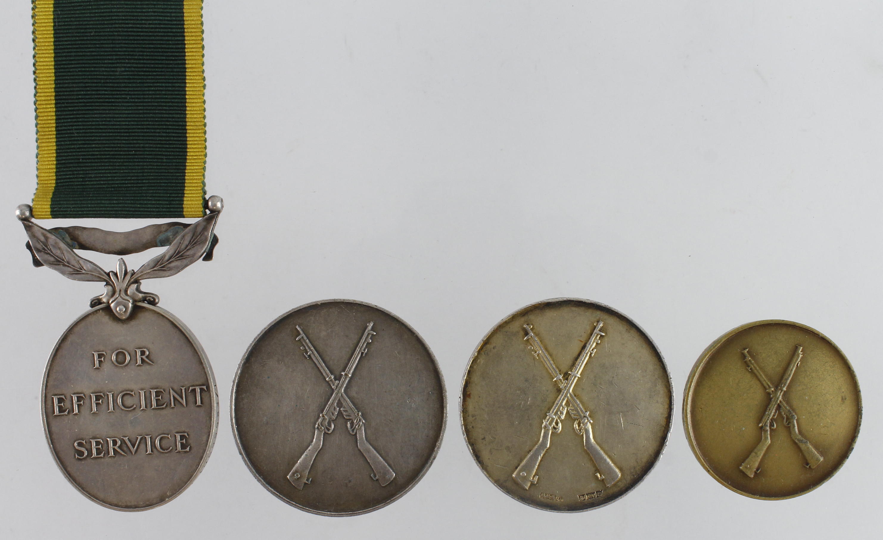 Efficiency Medal QE2 with Territorial clasp (T/22555901 Cpl A K Gallon RASC) with three shooting - Bild 2 aus 2