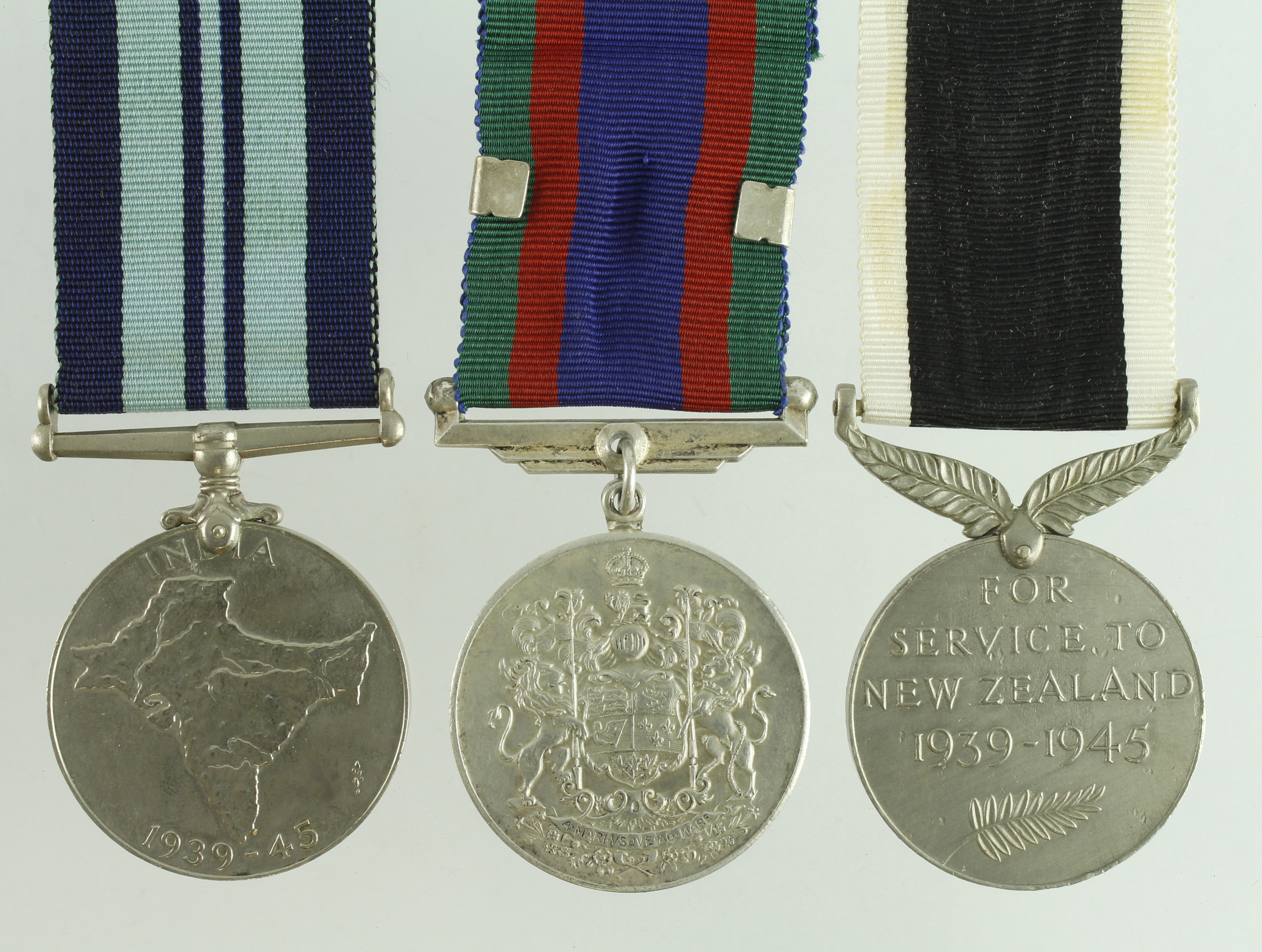 New Zealand Service Medal 1939-45, India Medal 1939-45, and Canadian Voluntary Service Medal 1939-45 - Bild 2 aus 2