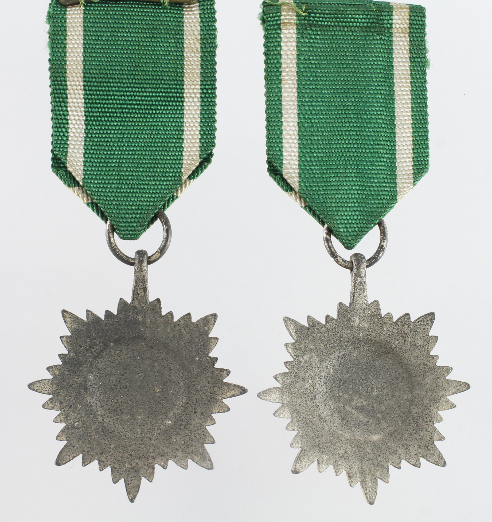 German / Eastern Peoples white metal awards, 2nd Class with Swords for bravery. (2) - Image 2 of 2