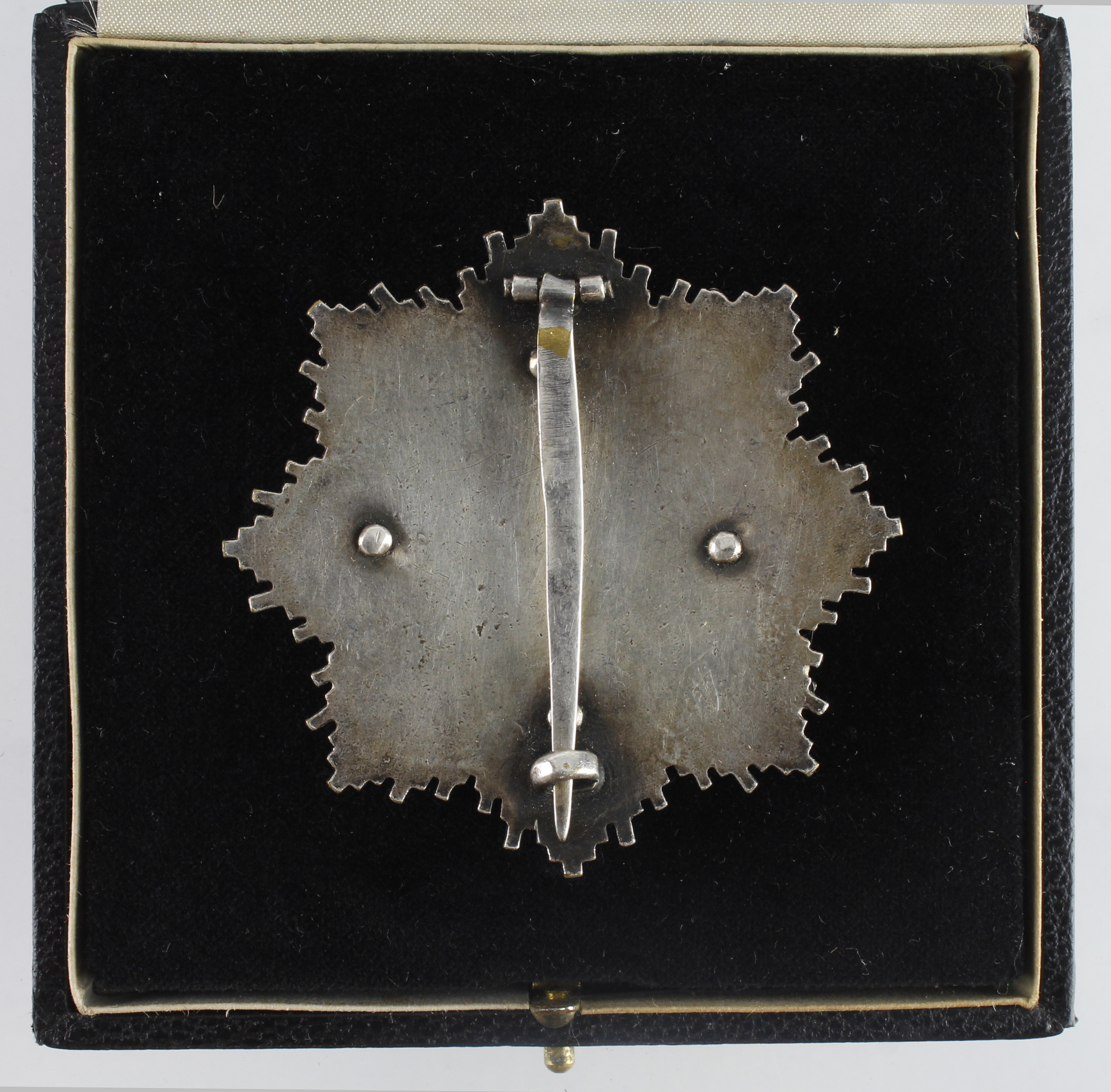 Germany from a one owner collection, a Deutches Kreuz Order, 4 rivet construction, in fitted case. - Image 2 of 2