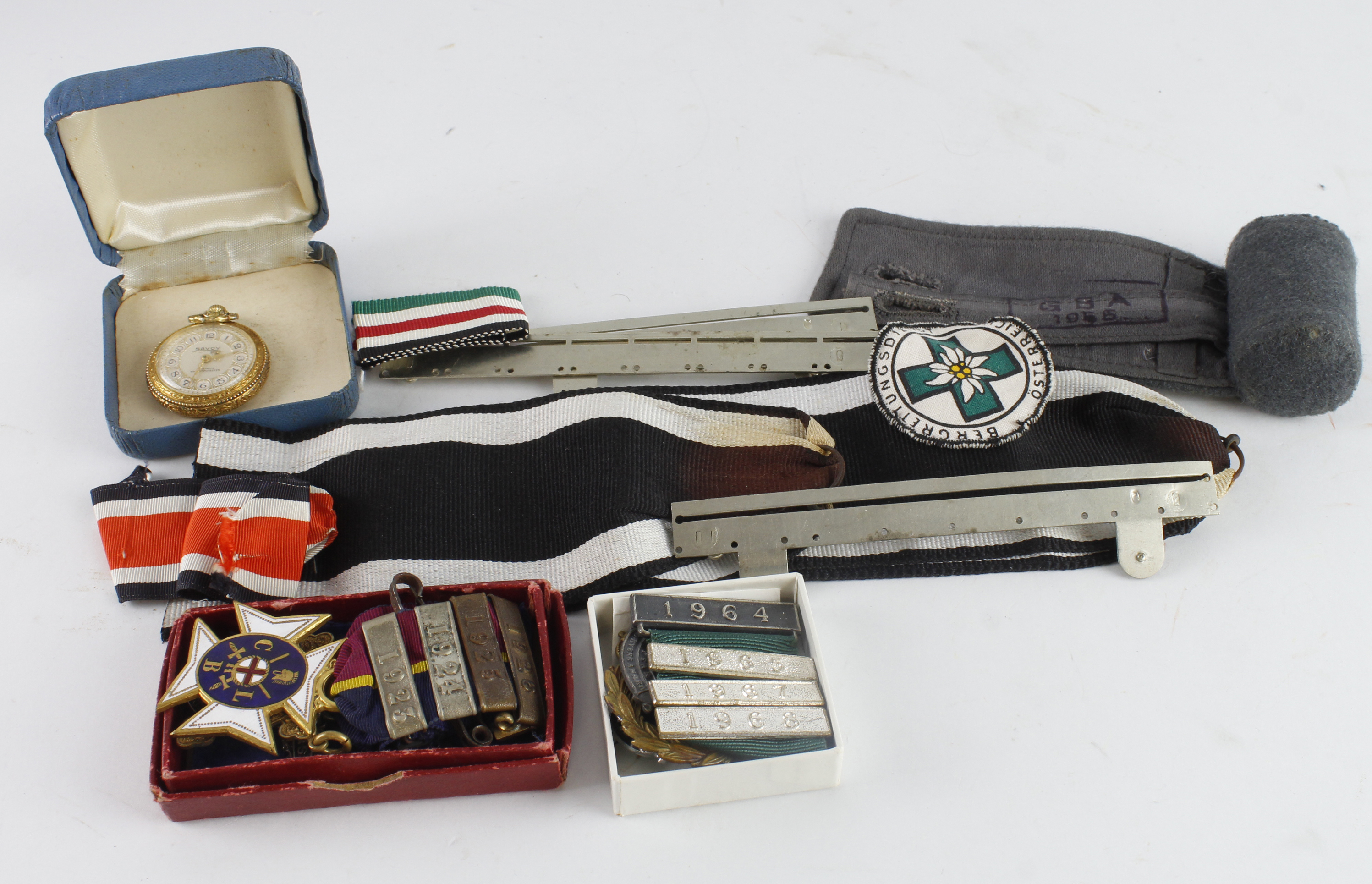 Small mixed lot of items incl Austrian Army shoulder board, Austrian Mountain Rescue cloth badge