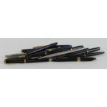 Pens. A collection of seventeen fountain pens, including Parker (incl. Victory, 51), Sheaffer,