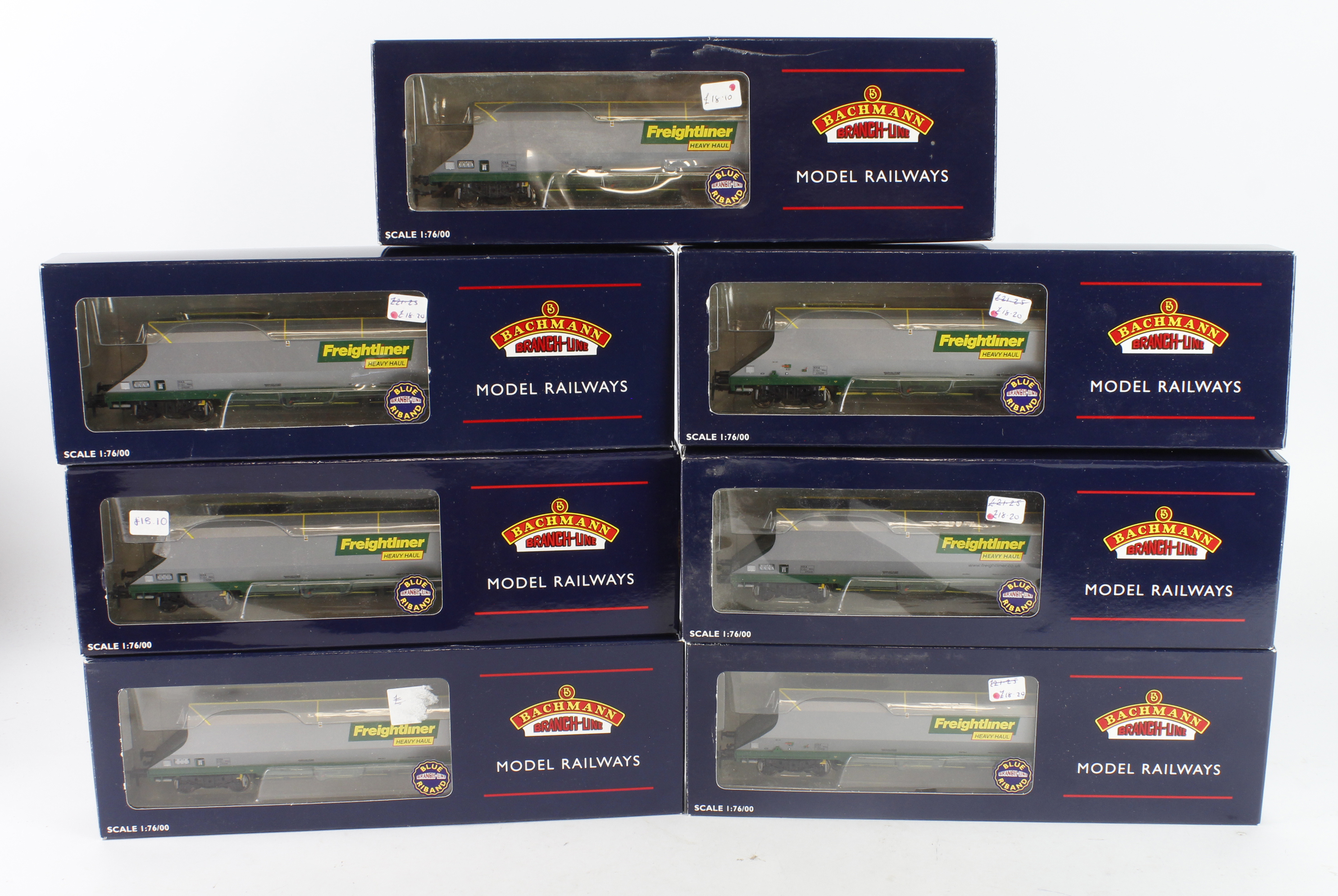 Bachmann. Seven boxed Bachmann OO gauge wagons, comprising 100 Tonne HHA Bogie Hopper Wagon (6 x