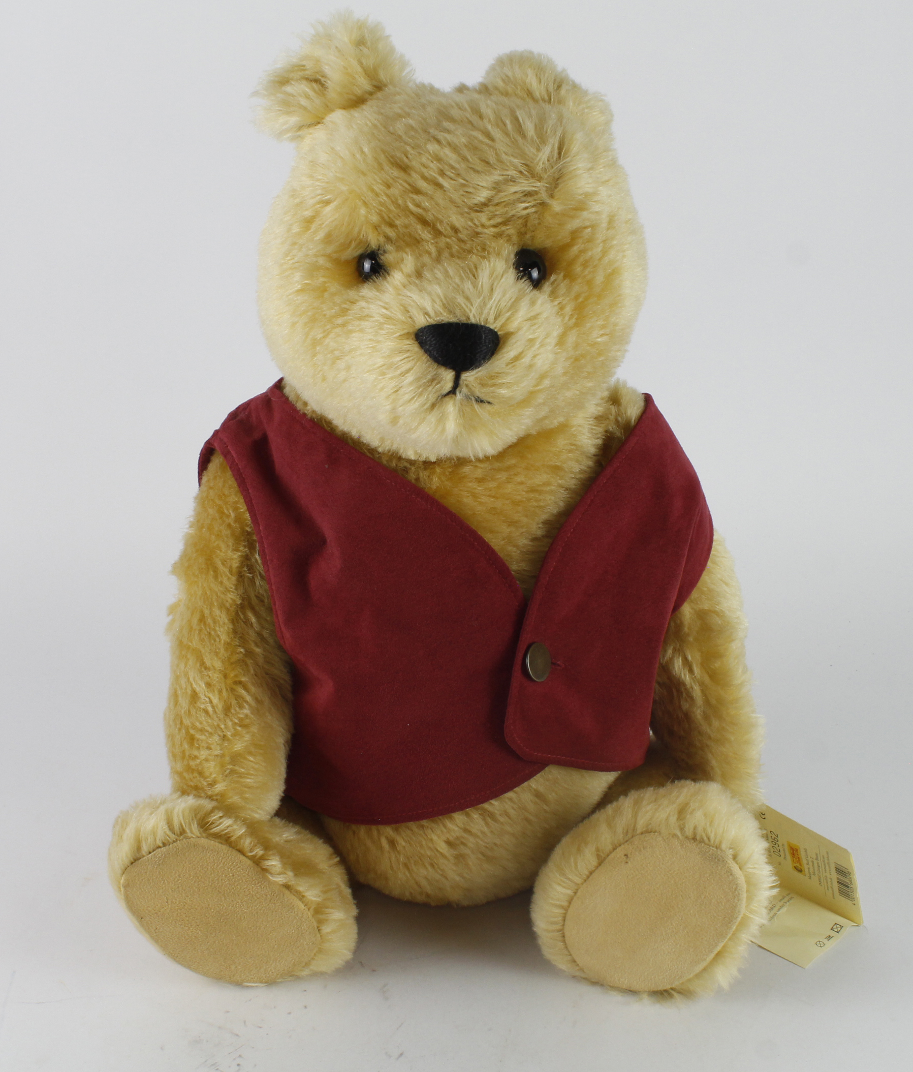 Steiff limited edition Winnie the Pooh, 2004, growler working, labels present no. 2962/3500,