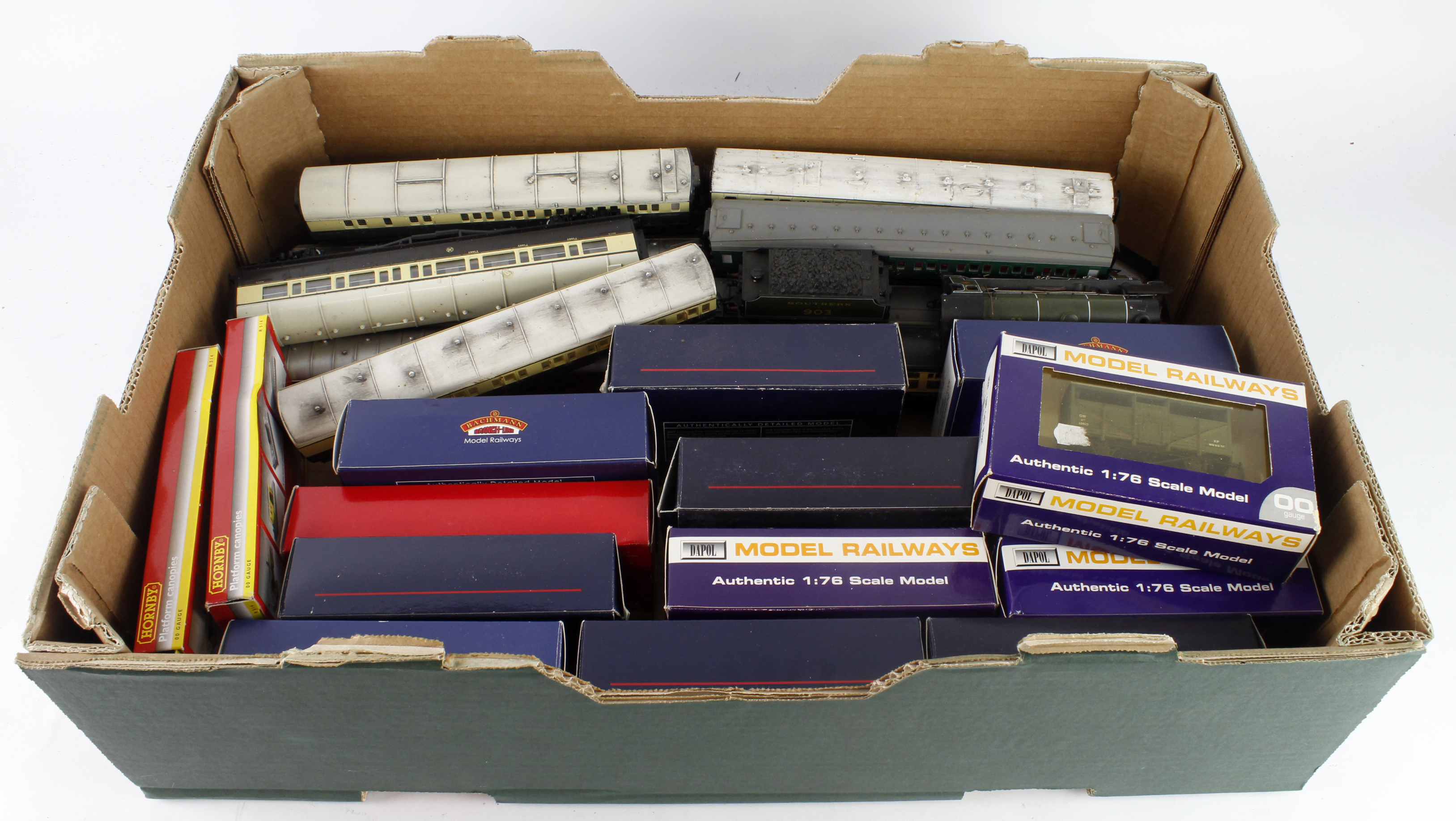 OO gauge. A collection of fourteen boxed OO gauge wagons, including Hornby & Bachmann, together with