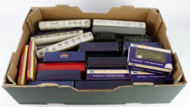 OO gauge. A collection of fourteen boxed OO gauge wagons, including Hornby & Bachmann, together with