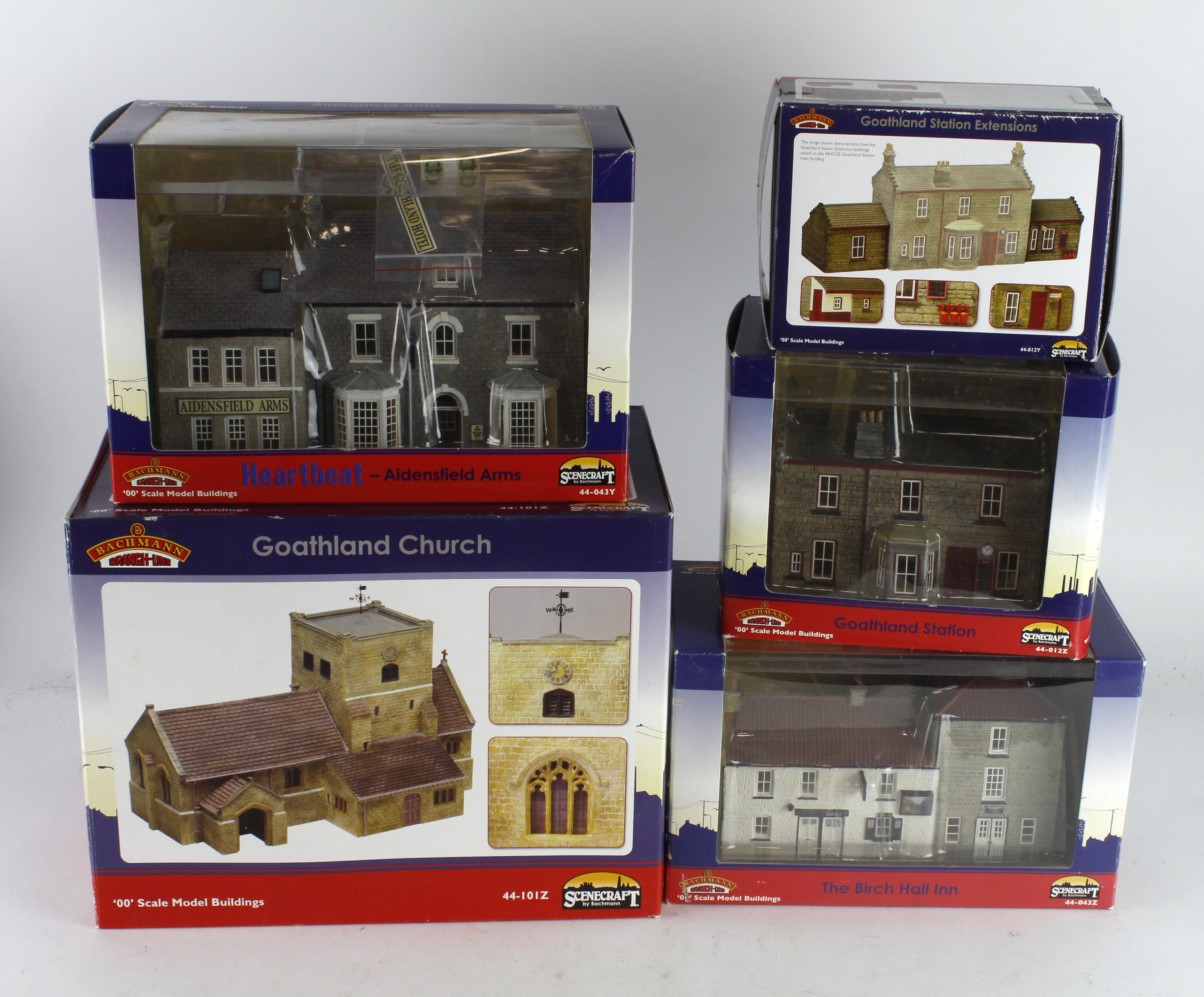 Bachmann. Five boxed Bachmann Scenecraft Goathland / Heartbeat models ...