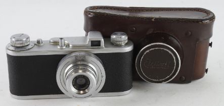 Italian Sirio Elettra II camera, contained in original leather case (untested, sold as seen)