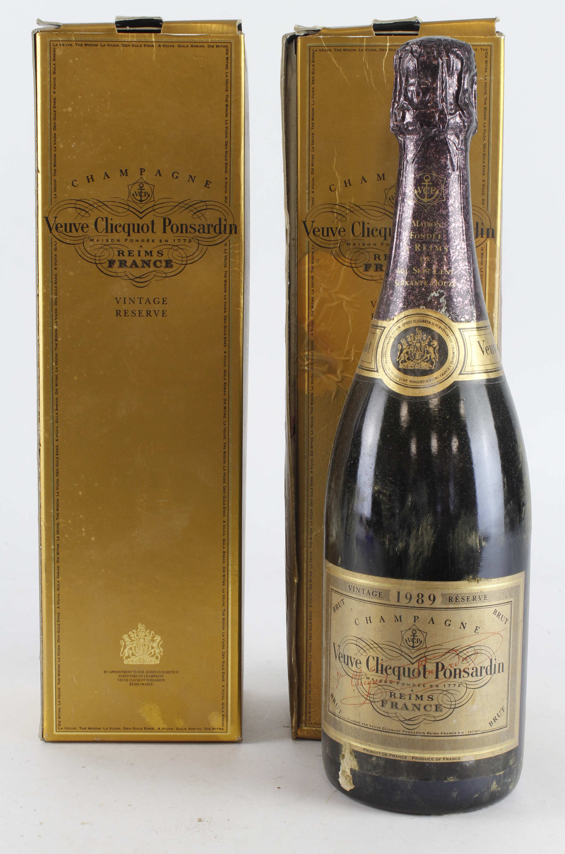 Veuve Clicquot. Two bottles of Veuve Clicquot Ponsardin Vintage Reserve Champagne 1989, both in