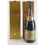 Veuve Clicquot. Two bottles of Veuve Clicquot Ponsardin Vintage Reserve Champagne 1989, both in