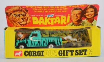 Corgi Toys Gift Set 7 'Daktari Land Rover 109 W.B. with Figures and Animals', insert figures &