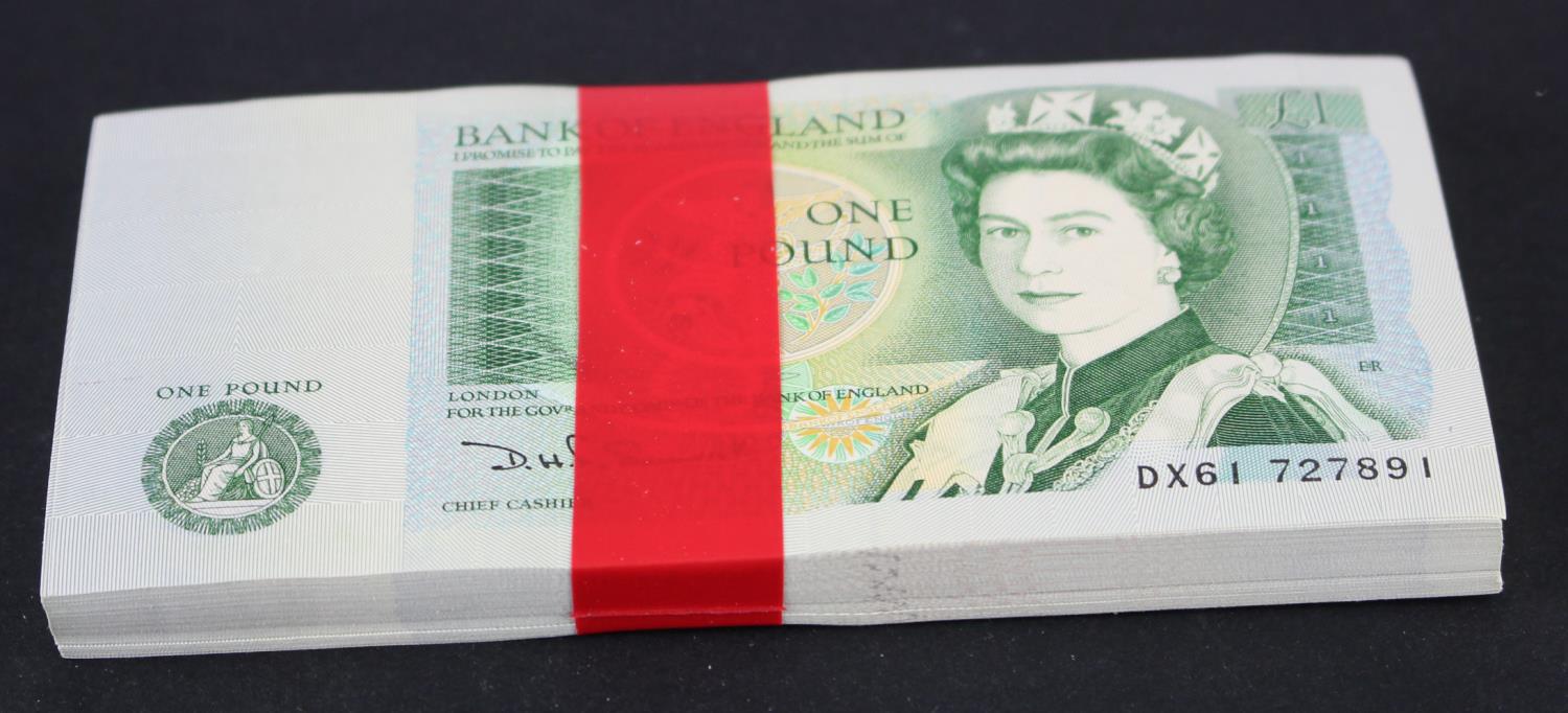 Somerset 1 Pound (B341) issued 1981 (100), a bundle of 100 notes in 2 x consecutively numbered