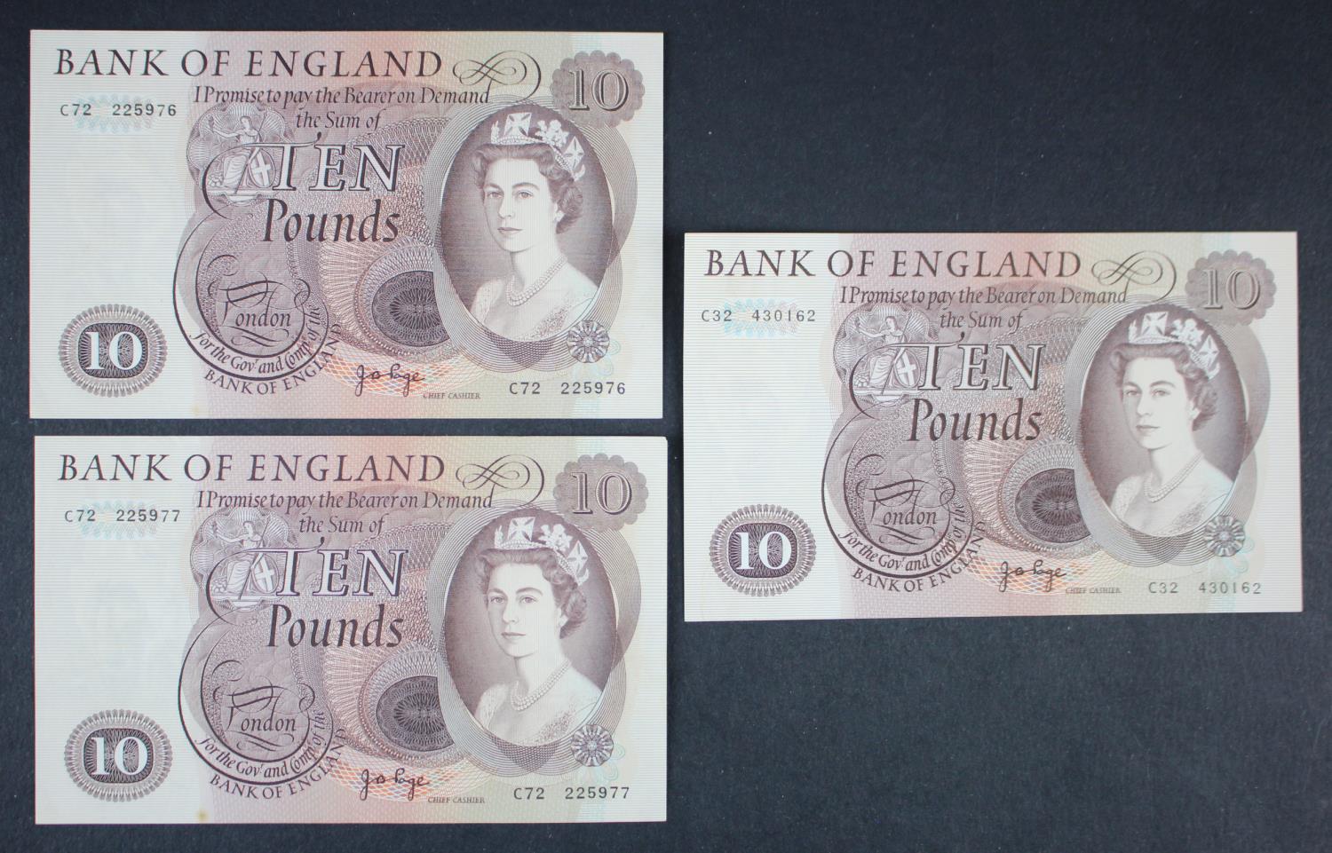 Page 10 Pounds (B326) issued 1971 (3), a pair of consecutively numbered notes plus one other, serial
