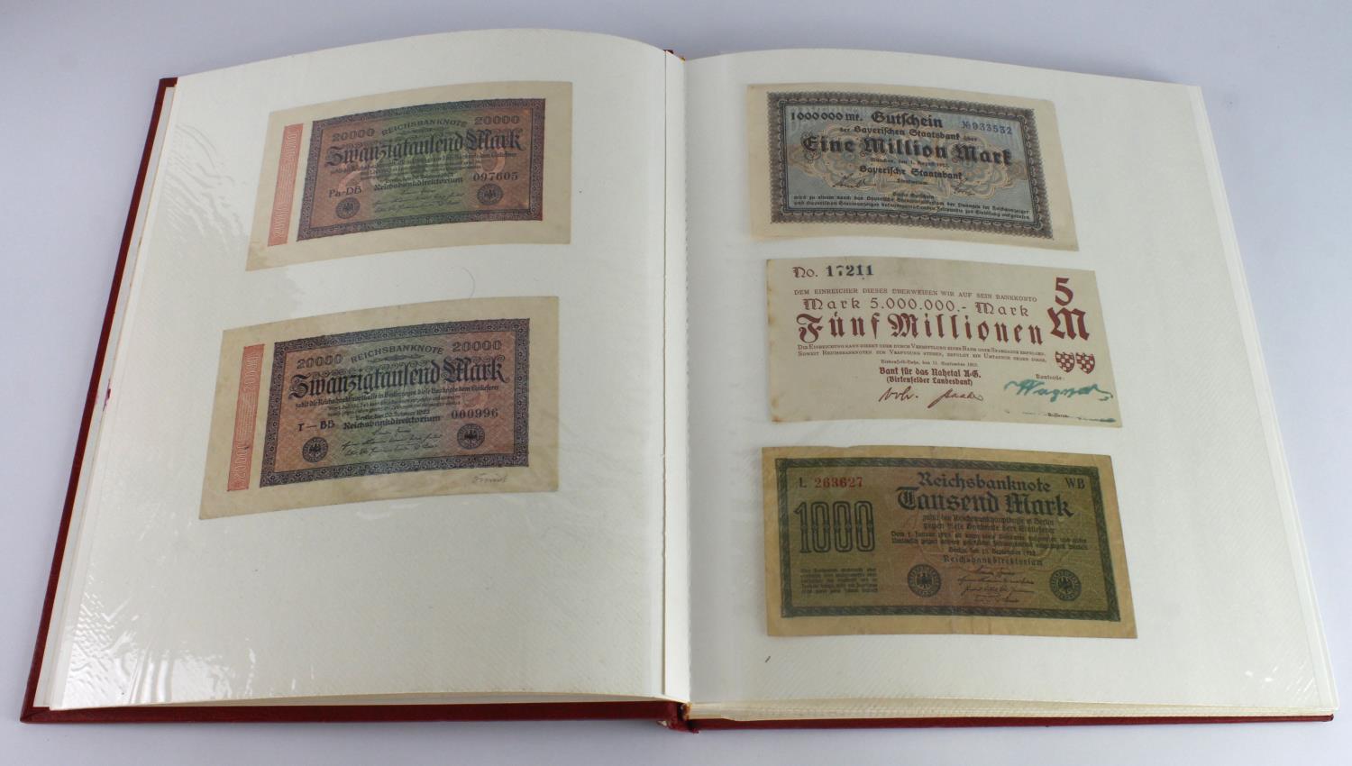 World in 2 albums (178), including Bank of England, Egypt, Hong Kong, China, Russia, Germany, - Image 5 of 8