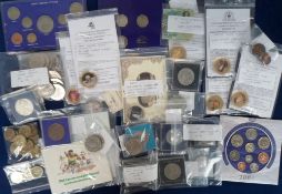 Coins, a selection of mainly British Commemorative Crowns, £5 coins, £2 coins, Anno Domini 1999-2000