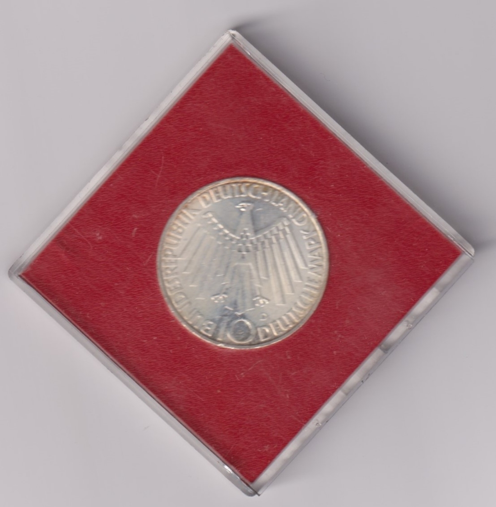 Olympics, Munich 1972, a 'XX Olympische Spiele Munchen 1972' spiral pattern silver boxed - Image 2 of 2