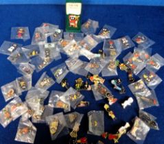 Collectables, Robertson's Golly Badges, a collection of 60+ 1990s badges to include full sets of