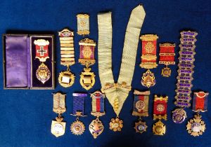 Collectables, Masonic, a selection of 1920s-40s RAOB jewels and other items to comprise an enamelled
