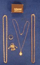Jewellery, gold (9ct), to comprise 3 necklaces, a plaited ring and a small bunch of keys spelling
